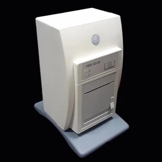 GE Medical CIC Pro Central Station with (8) DASH 4000 Bedside Monitors